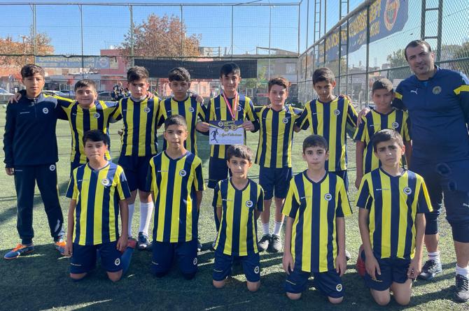 Diyarbakır’da Fenerbahçe Diyarbakır futbol okulu açıldı