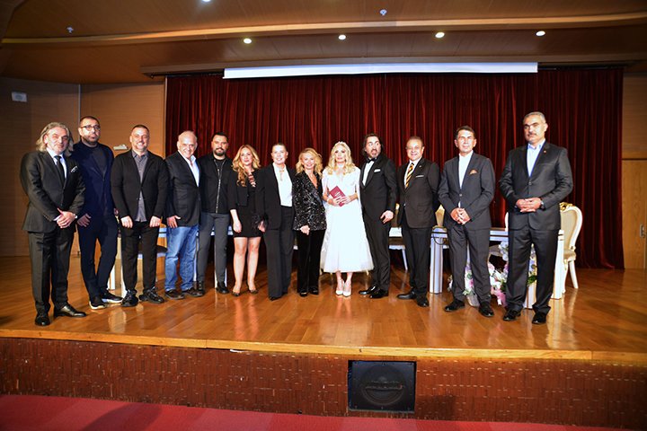 Ünlülerin Avukatı Esennur Ezgi, Ünlü İş İnsanı Emre Üçöz ile Evlendi