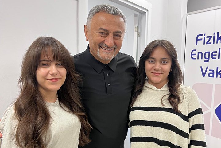 Sabit Akkaya’dan Hatay’daki depremzede ve Engelli Çocuklara Moral Ziyareti