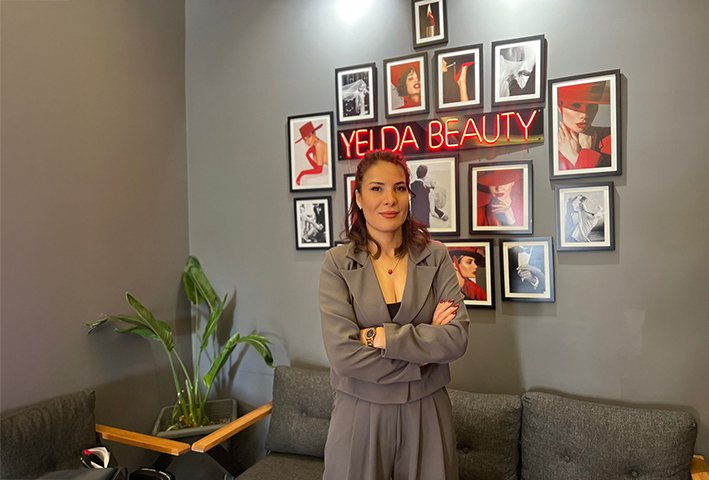 Yelda Beauty ile Güzelliğin Yeni Adresi: İran’dan Adana’ya Uzanan Başarı Hikâyesi – Uzman Yelda Özekici’den İpek Kirpik Sanatına Dokunuşlar