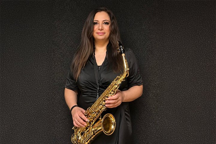 Selda Tanrıseven’den Türk müziklerine latin dokunuş